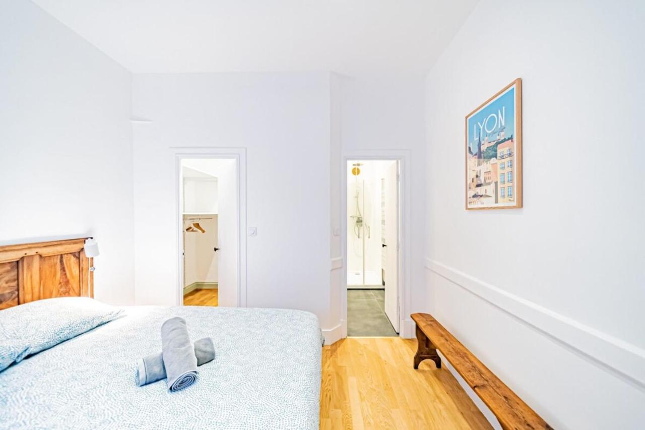 Aapartment With Character Parquet Flooring Fireplace - Charpennes Villeurbanne Bagian luar foto