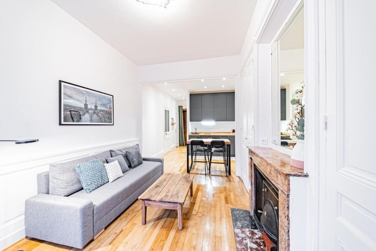 Aapartment With Character Parquet Flooring Fireplace - Charpennes Villeurbanne Bagian luar foto