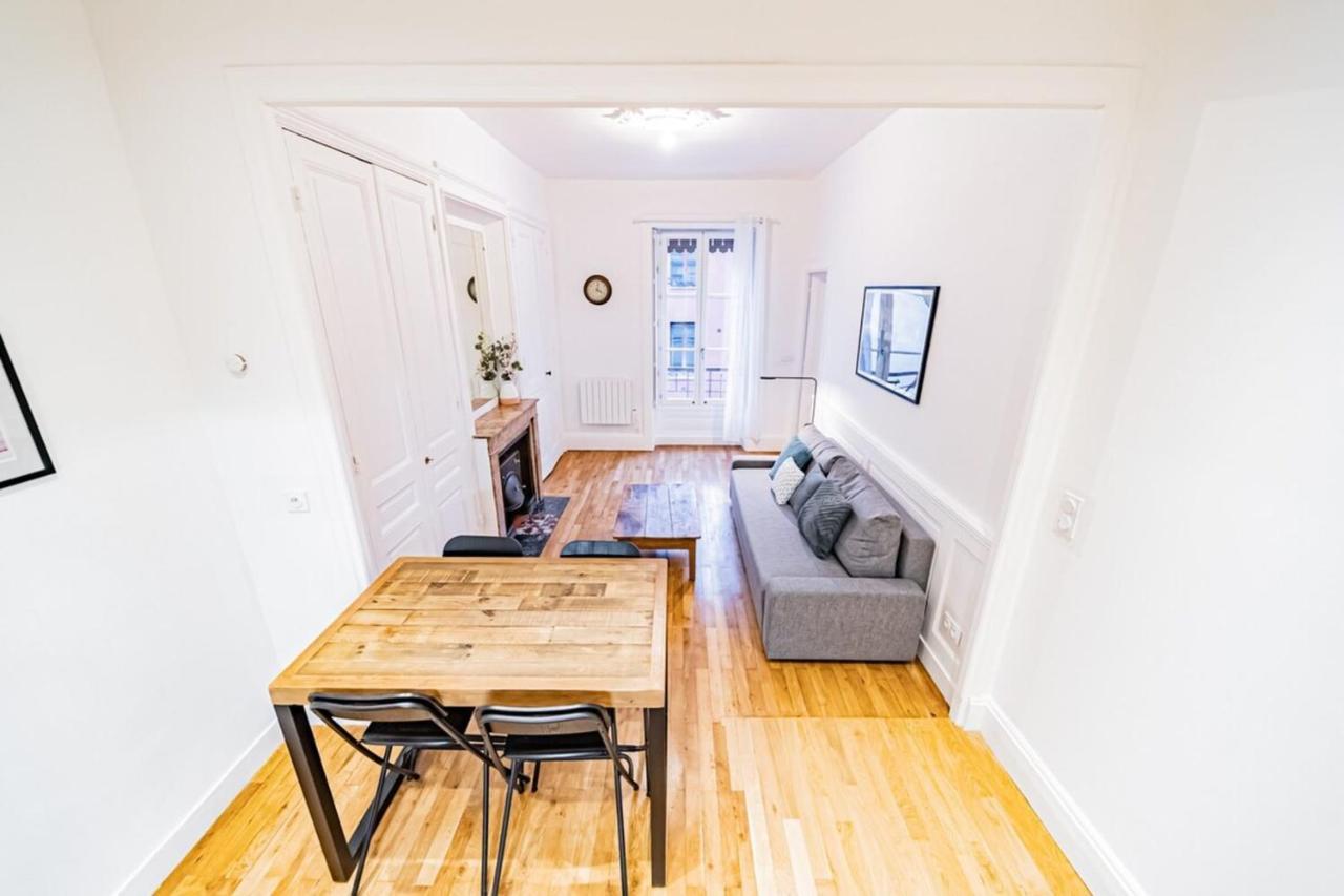 Aapartment With Character Parquet Flooring Fireplace - Charpennes Villeurbanne Bagian luar foto